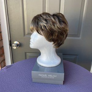 Raquel Welch Winner Wig SS8/25